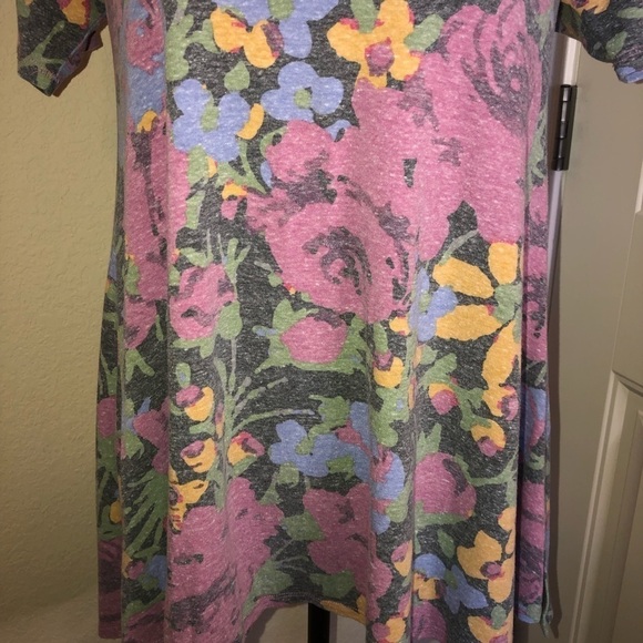 LuLaRoe Discontinued Perfect Tee - Picture 4 of 7
